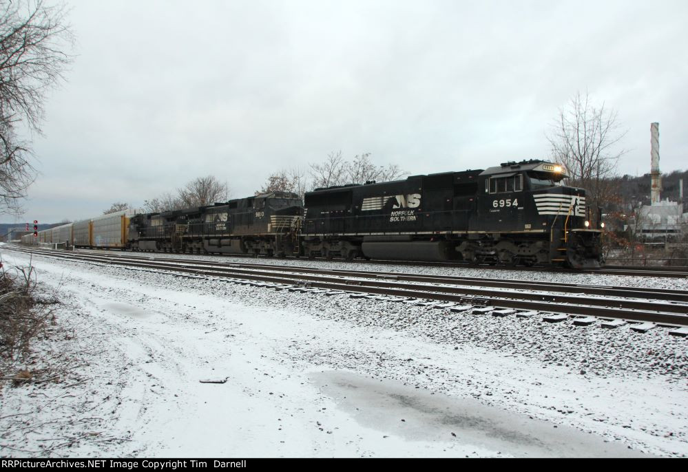 NS 6954 leads 264-19 towards Binghamton